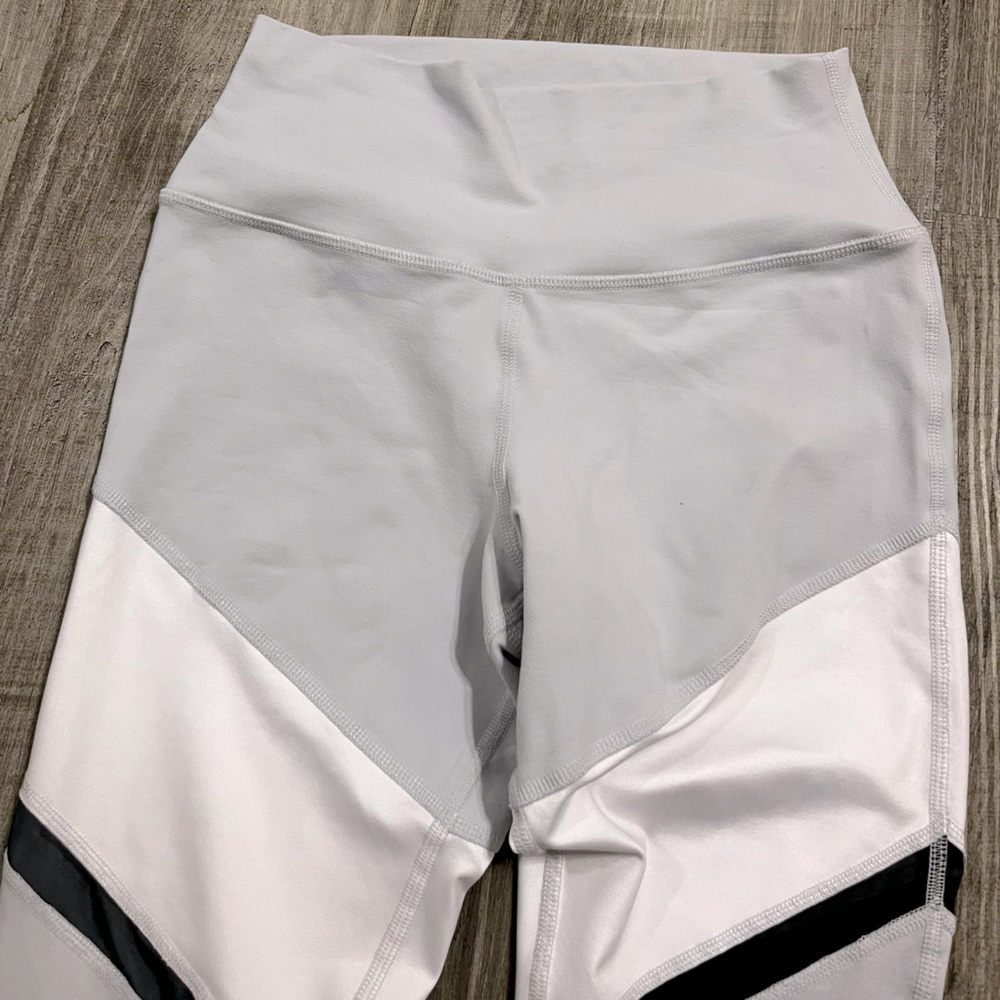 alo sheila high waisted legging with mesh - Picture 4 of 9